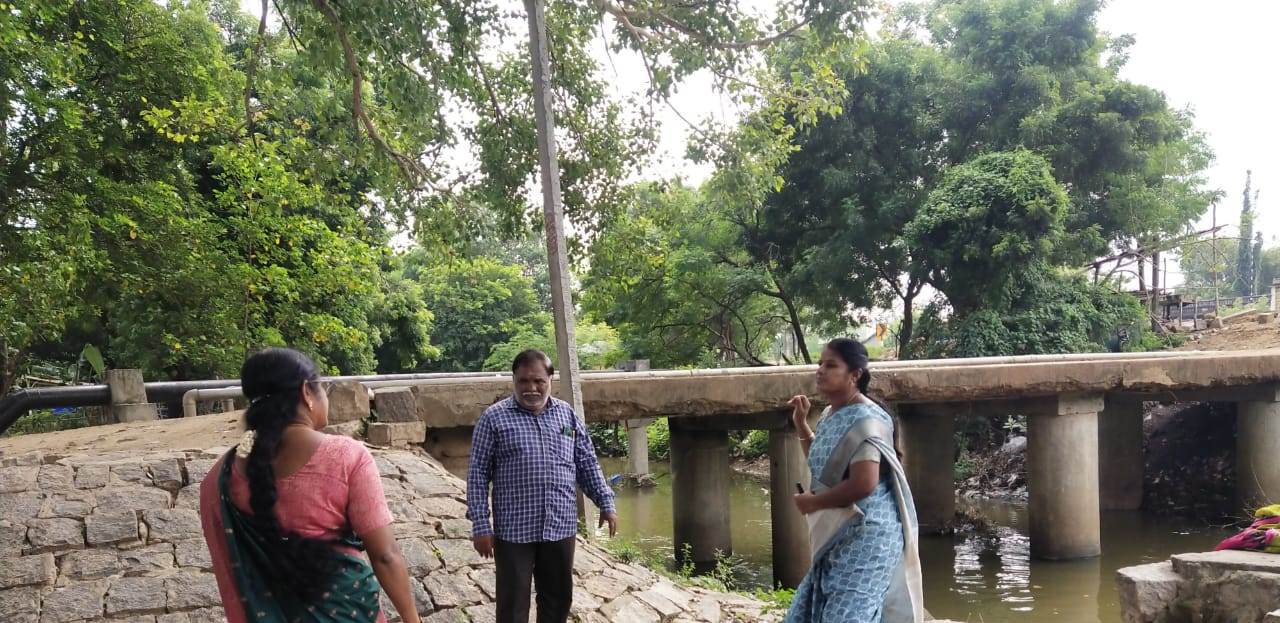 நியூ திருச்சி டைம்ஸ் செய்தி எதிரொலி திருப்பராய்த்துறை திருமஞ்சனத்துறை ஆபத்தான பாலத்தை அந்தநல்லூர் ஒன்றிய வட்டார வளர்ச்சி அலுவலரும் பொறியாளரும் இன்று ஆய்வு செய்தனர்