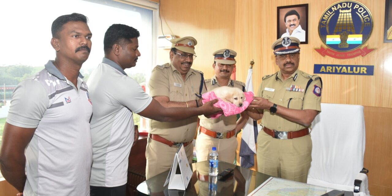 மோனா…..மோனா…. மோனாலிசா- காவல்துறையில் புதிய வரவு