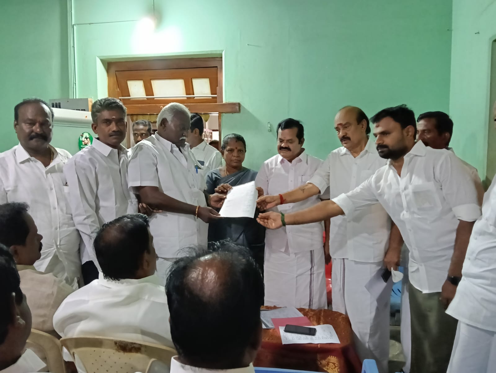அஇஅதிமுக திருச்சி புறநகர் வடக்கு மாவட்ட பூத் கமிட்டி ஆலோசனைக்கூட்டம்