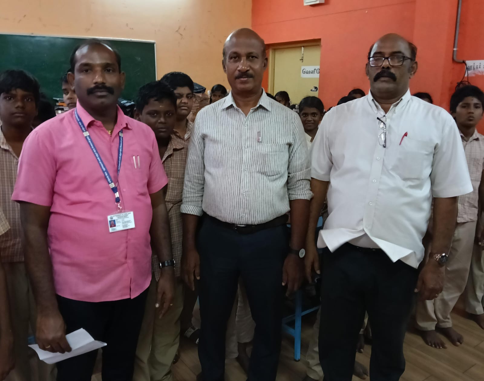 இடமலைப்பட்டி புதூர் அரசு உயர்நிலைப் பள்ளியில் குழந்தை உரிமை பாதுகாப்பு மற்றும் போதைப் பொருள் பயன்பாடு குறித்த விழிப்புணர்வு நிகழ்ச்சி