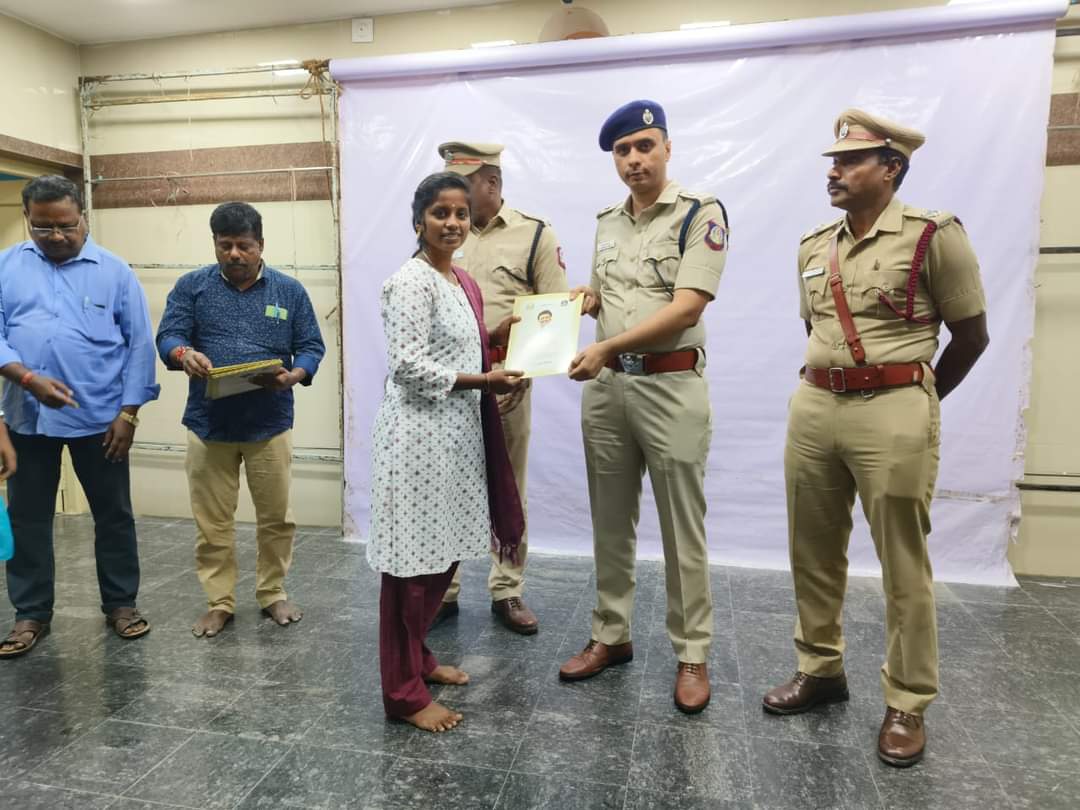 இரண்டாம்நிலை காவலர்கள் மற்றும் சிறைத்துறை காவலர்கள் பணியிடங்களுக்கு பணி நியமன ஆணை