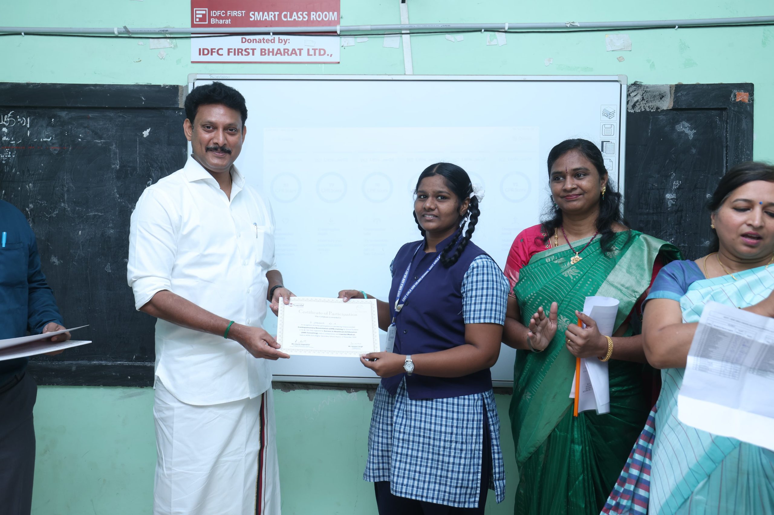 அரசு ஆதி திராவிட நல பெண்கள் மேல்நிலைப்பள்ளியில் பள்ளி கல்வித்துறை அமைச்சர்