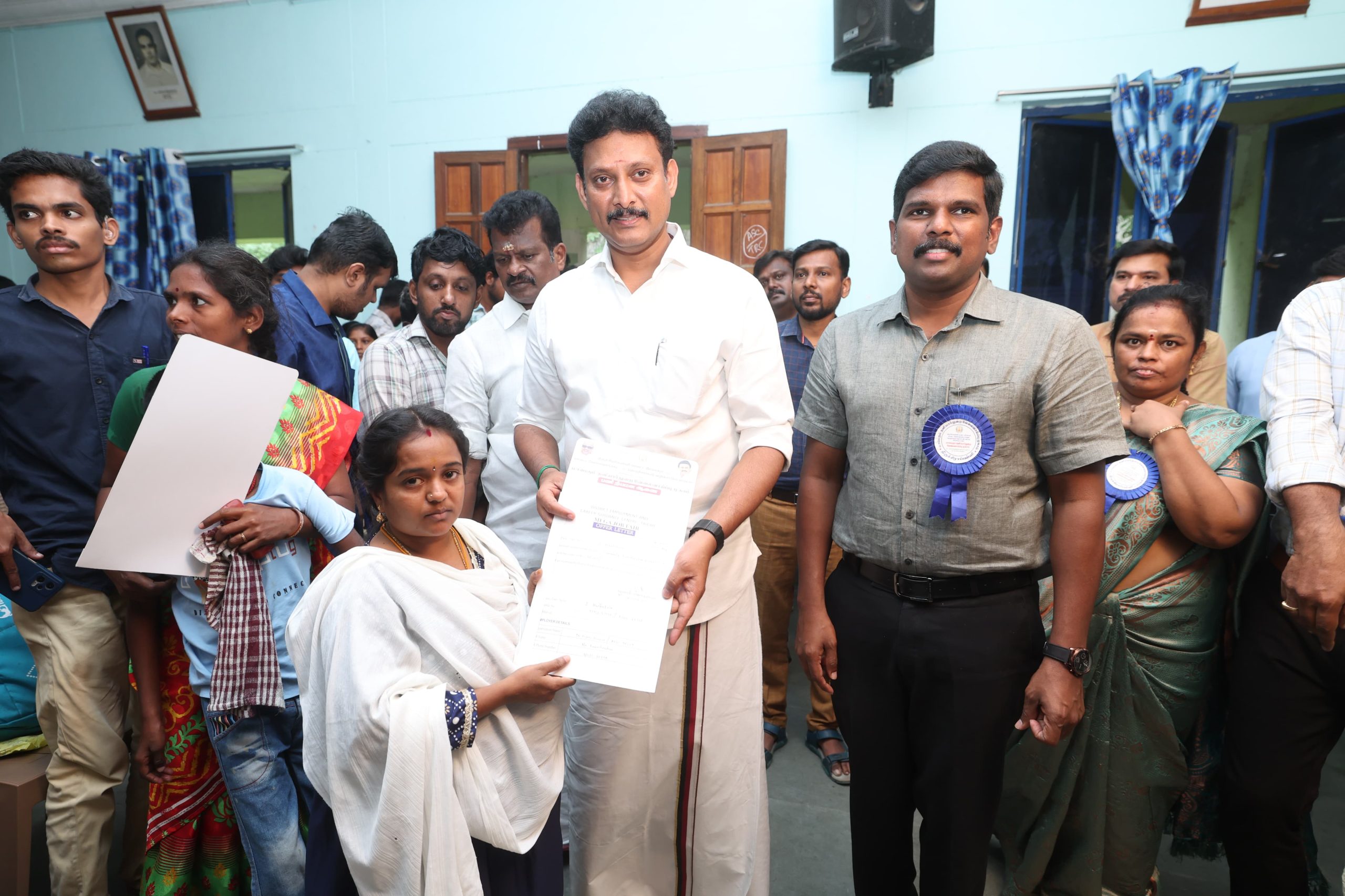 தனியார் துறை வேலைவாய்ப்பு முகாமில் தேர்வு செய்யப்பட்ட வேலை நாடுநர்களுக்கு பணிநியமன ஆணைகளை வழங்கினார் அமைச்சர் அன்பில் மகேஸ் பொய்யாமொழி