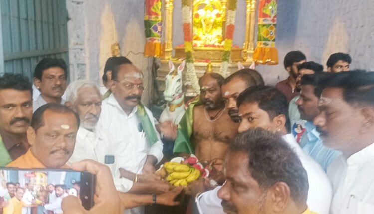 சூப்பர் ஸ்டார் பிறந்தநாள் இரசிகர்கள் உற்சாக கொண்டாட்டம்