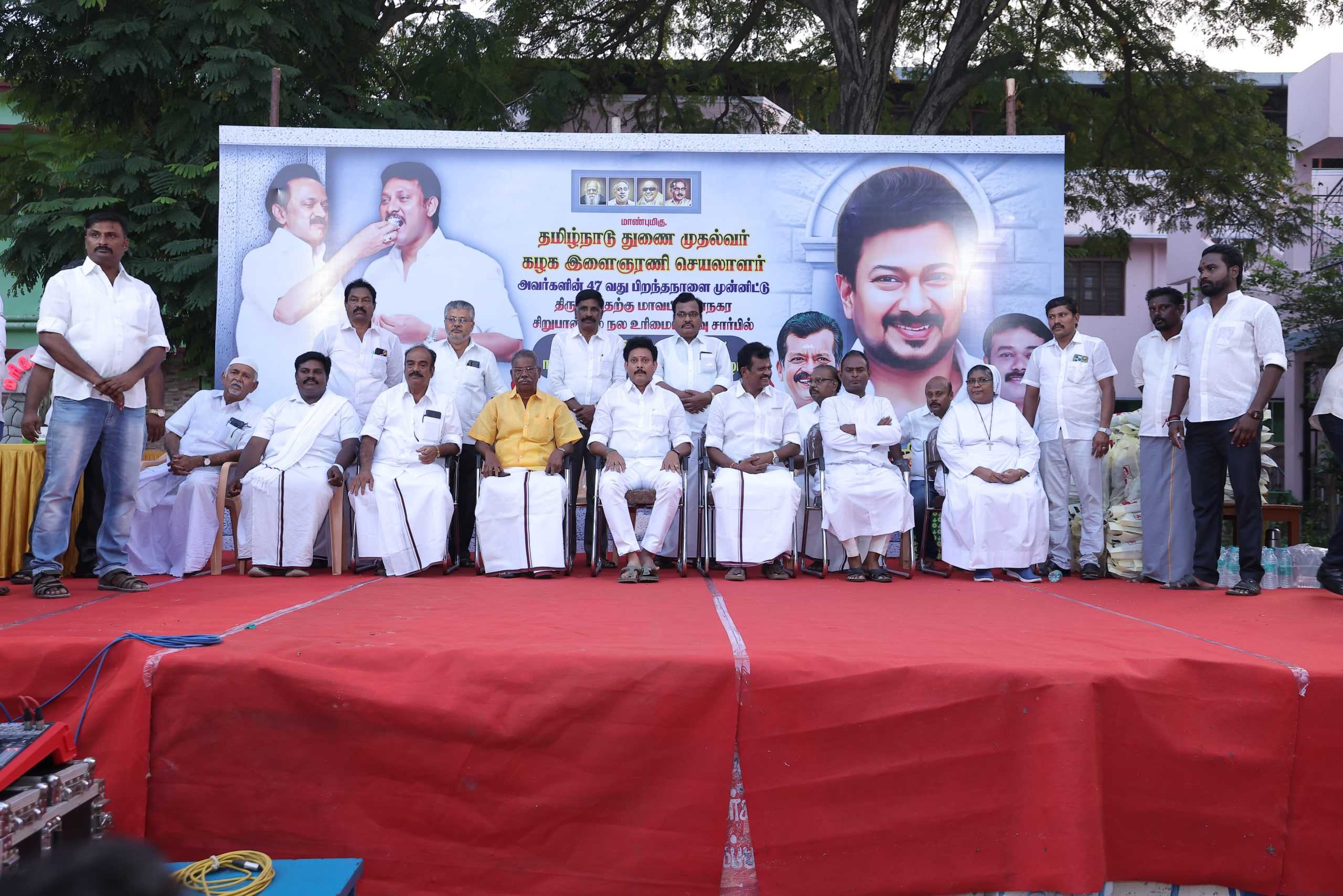கிறிஸ்துமஸ் விழாவில் அமைச்சர்