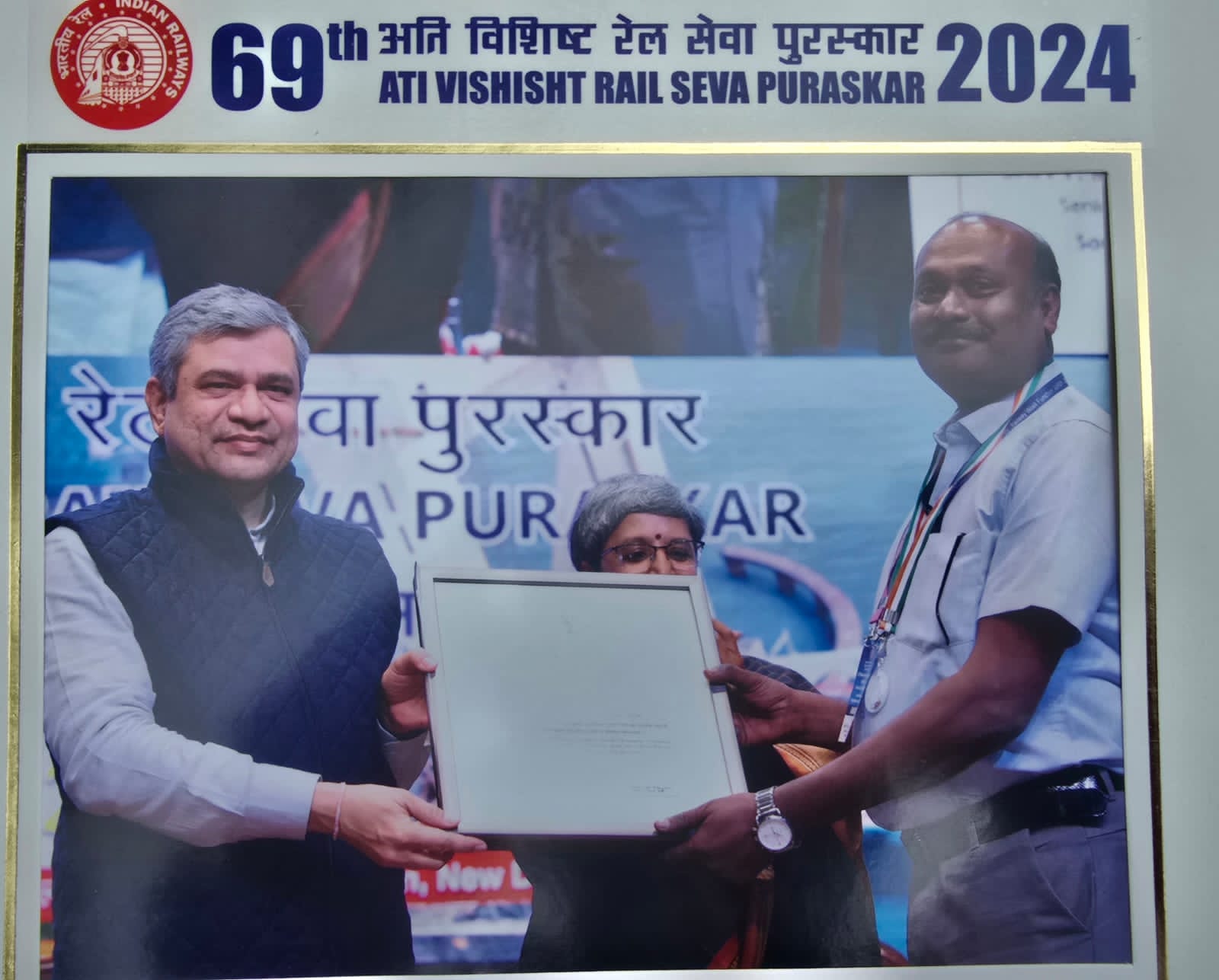 திருச்சி பொன்மலை ரயில்வே பொறியாளர் டி.எம்.கோபாலகிருஷ்ணனுக்கு ரயில்வே அமைச்சர் விருது