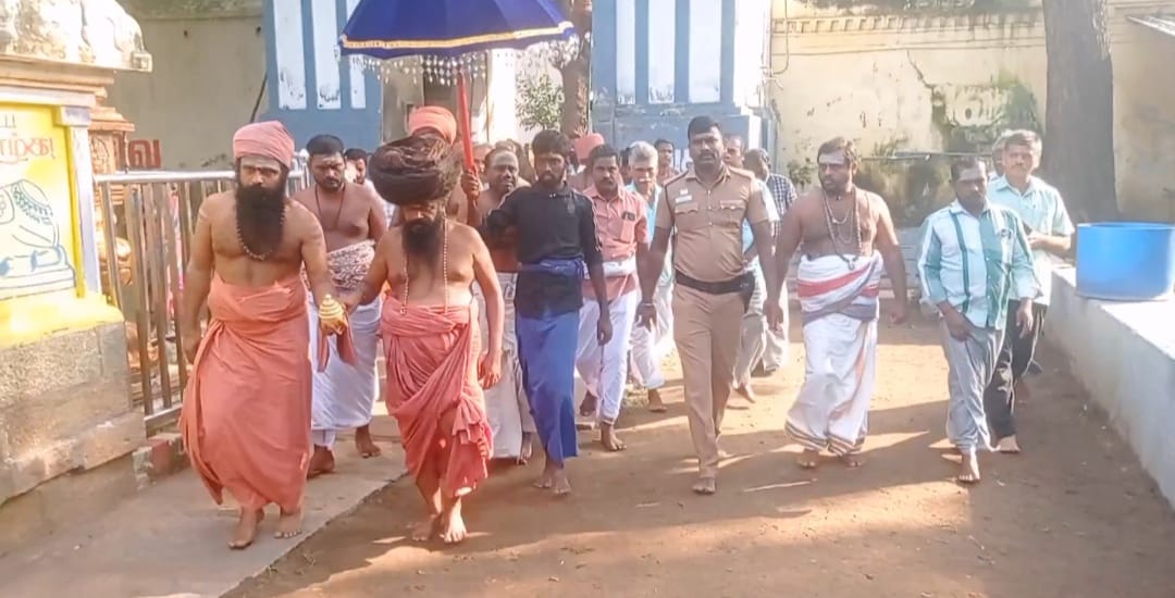 கும்பகோணம் அருகே சக்கராப்பள்ளி சக்கரவாகேஸ்வரர் கோவிலில் தருமபுரம் ஆதீனம் ஸ்ரீலஸ்ரீ கயிலை மாசிலாமணி தேசிக ஞானசம்பந்த பரமாசாரிய சுவாமிகள் தனுர் மாத தரிசனம்…..