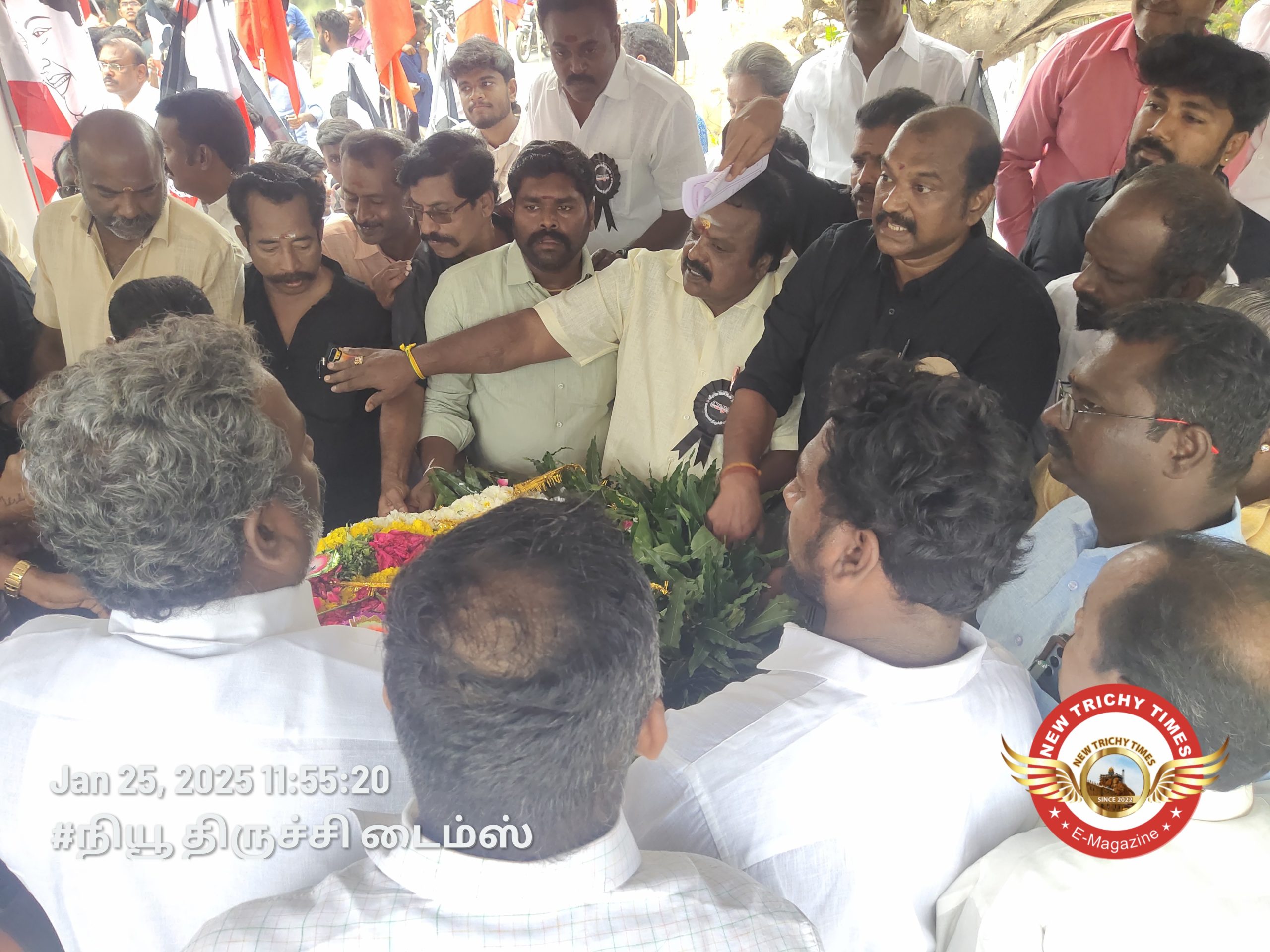 மொழிப்போர் தியாகிகளுக்கு வீரவணக்கம் நாள்- திருச்சி மாநகர் மாவட்ட அமமுக வினர் அஞ்சலி
