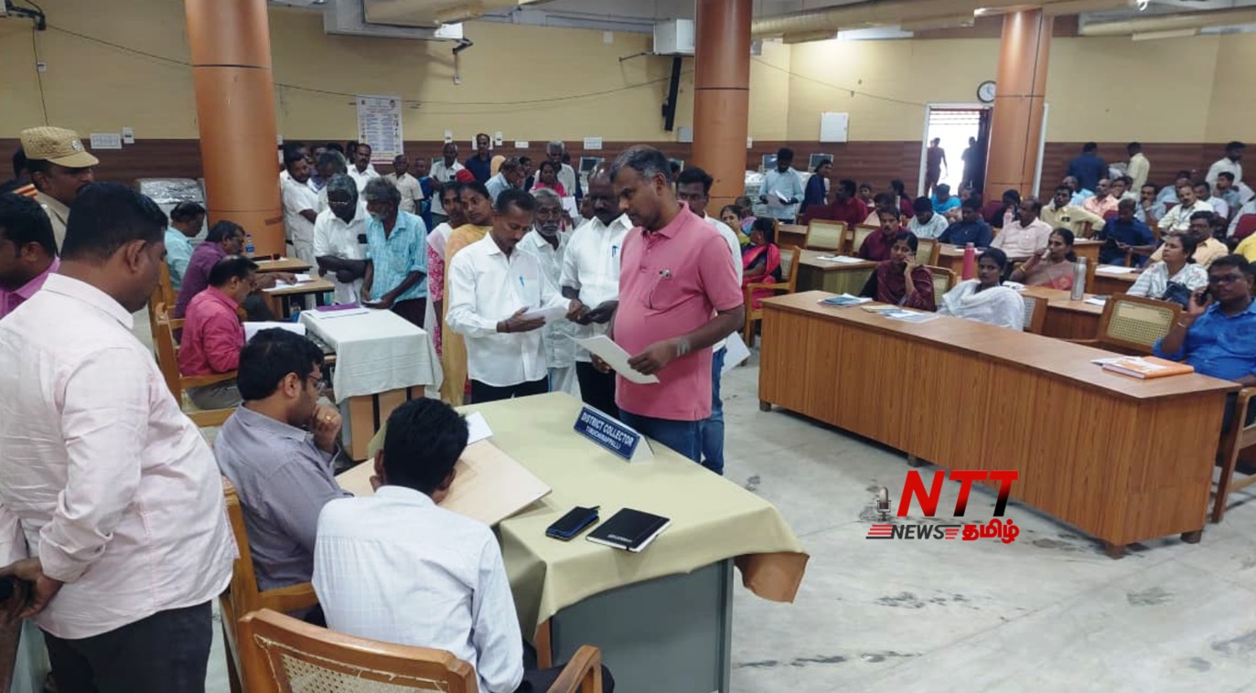 மயானத்தை, 14-ஏக்கர் அரசாங்க தரிசு நிலத்தை மீட்க திருச்சி கலெக்டரிடம் மனு.